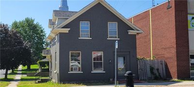 402 Pitt St, House other with 8 bedrooms, 3 bathrooms and 5 parking in Cornwall ON | Image 1