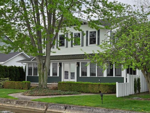 6592 E Waco Dr, Syracuse, IN, 46567-9448 | Card Image