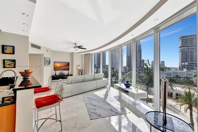 APT-1007 - 333 Las Olas Way, Condo with 2 bedrooms, 3 bathrooms and null parking in Fort Lauderdale FL | Image 21