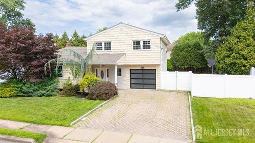 20 Wick Dr, Fords, NJ, 08863-1407 | Card Image