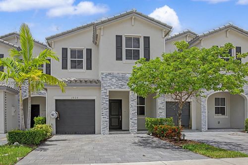 1020 Se 26th Ter, HOMESTEAD, FL, 33035-2542 | Card Image
