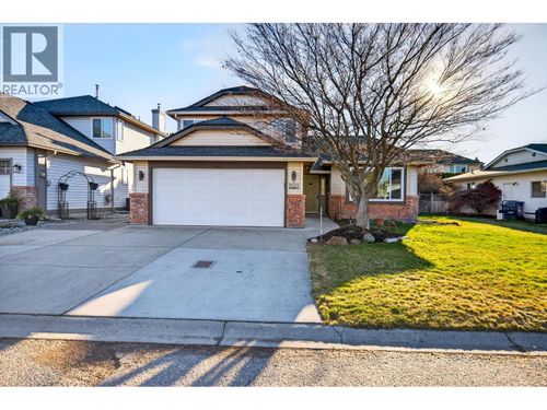 1005 Wintergreen Dr, Kelowna, BC, V1W3V7 | Card Image