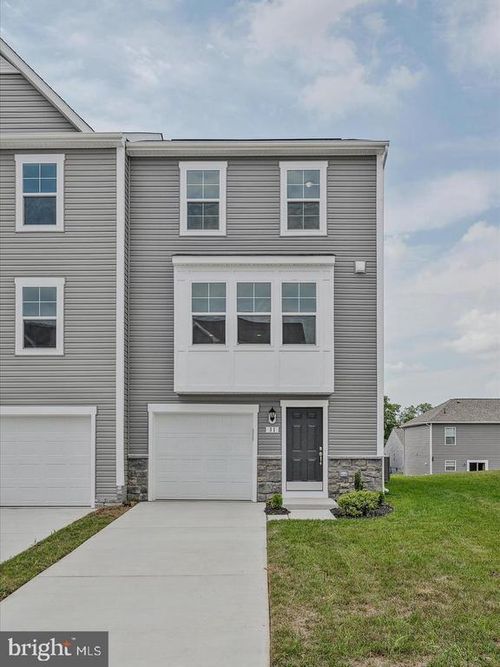 31 Clifton Mnr, FALLING WATERS, WV, 25419 | Card Image