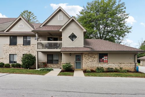 8012940 Fond Du Lac Ave, Menomonee Falls, WI, 53051-4469 | Card Image