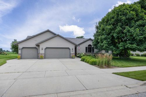 449 Oak Spring Dr, Lomira, WI, 53048-9331 | Card Image