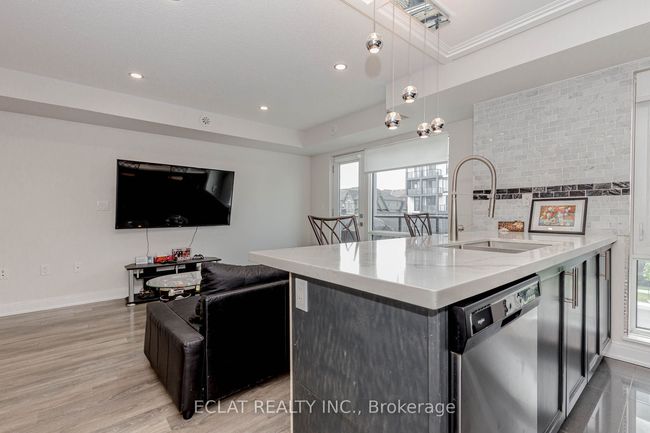 100 - 100 Dufay Rd, Condo with 2 bedrooms, 2 bathrooms and 1 parking in Brampton ON | Image 16