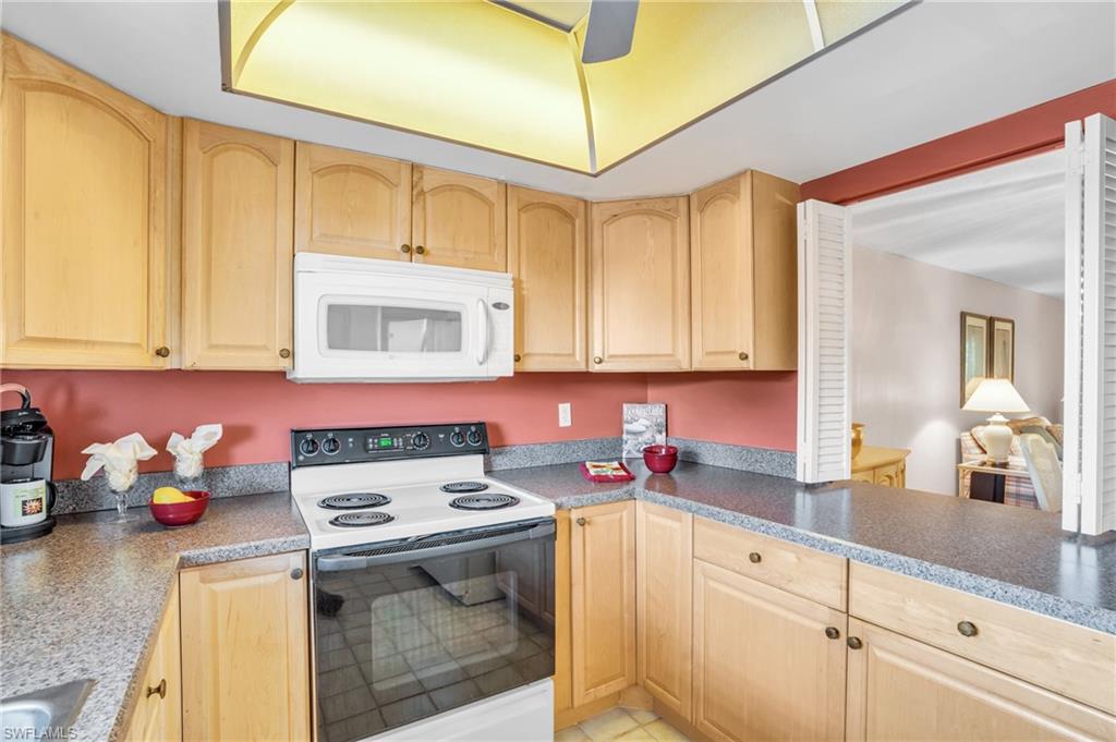 Residential in NAPLES 5