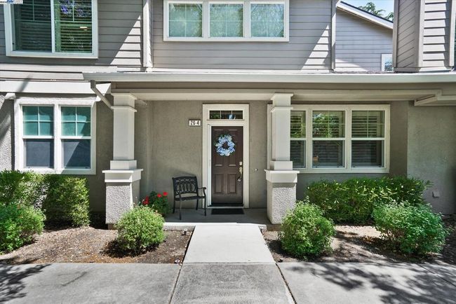 UNIT-4 - 26 Bellington Cmn, Condo with 3 bedrooms, 3 bathrooms and 2 parking in Livermore CA | Image 4