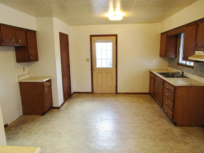 06Kitchen (1).JPG | Image 6