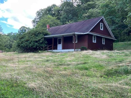 40 Bright Dr, Montrose, WV, 26283-7158 | Card Image