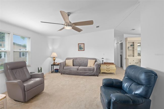 Plenty of room for relaxing and entertaining | Image 13