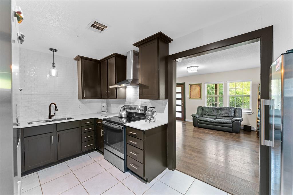 Chandler St, Wilmer, TX 75172