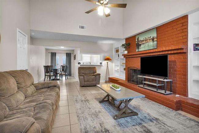Apt B Living Room | Image 24