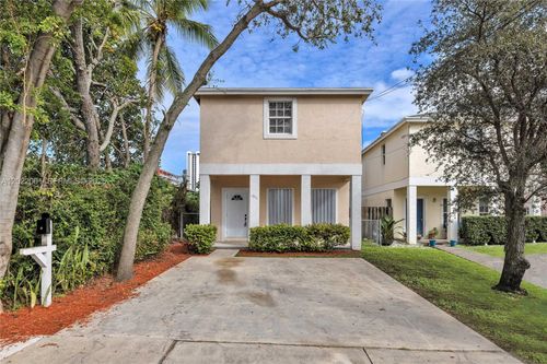 1541 Nw 1st Ct, Miami, FL, 33136-1903 | Card Image