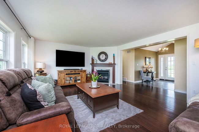 384154 20 Sideroad, House other with 3 bedrooms, 2 bathrooms and 10 parking in Amaranth ON | Image 6
