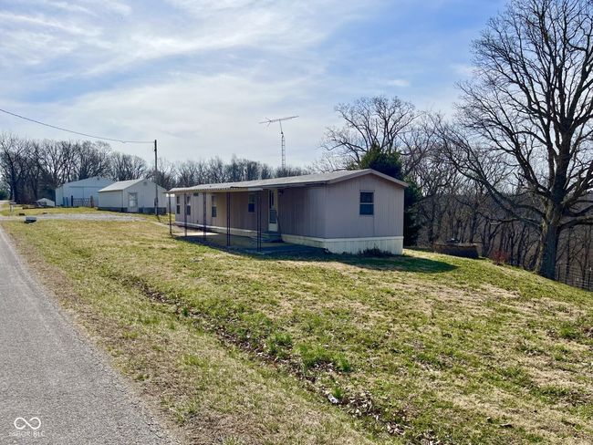 8661 W County Road 275 S, House other with 2 bedrooms, 1 bathrooms and null parking in Medora IN | Image 15