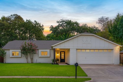 2212 Mountainview Dr, Hurst, TX, 76054-2924 | Card Image