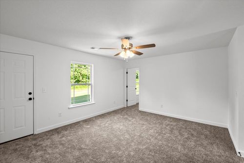 517 Molly Parker Ln, Spartanburg, SC, 29301-1198 | Card Image