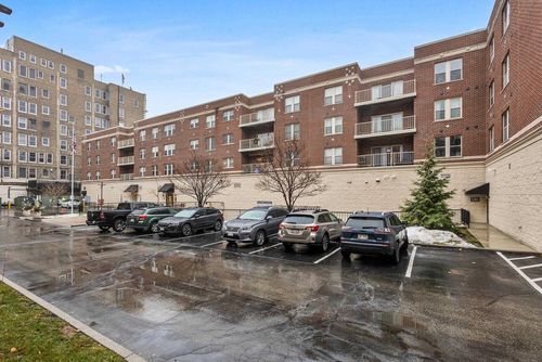 118 S Washington Street, GREEN BAY, WI, 54301 | Card Image