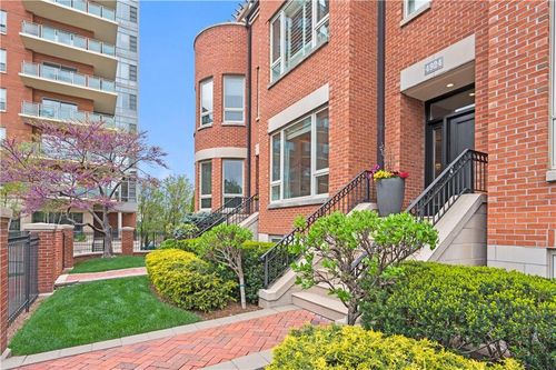 4924 Central St, Kansas City, MO, 64112-2416 | Card Image