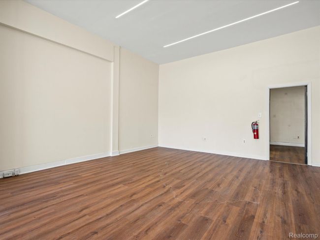 23525 Woodward Ave, Home with 0 bedrooms, 4 bathrooms and 5 parking in Ferndale MI | Image 19
