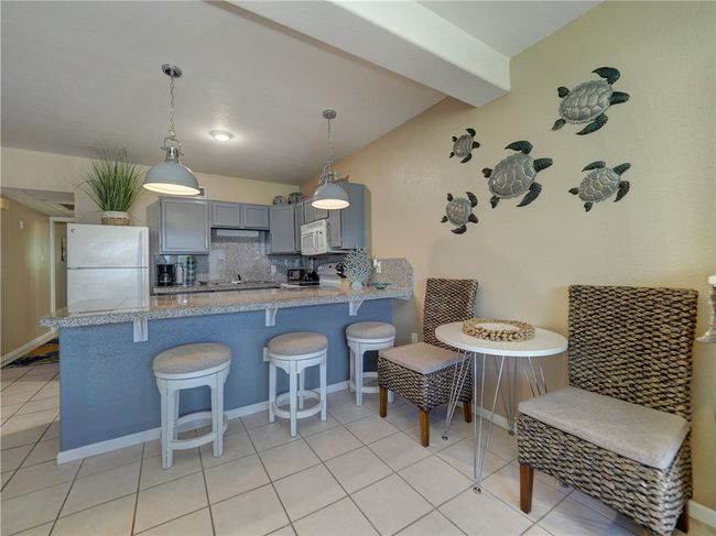 Nook area and kitchen | Image 9