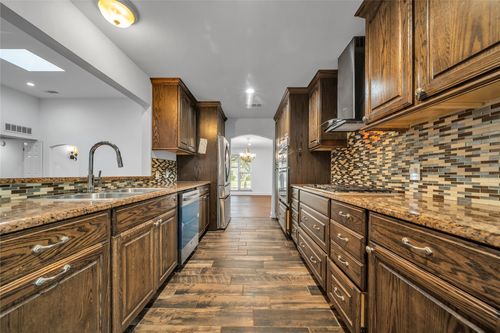 2516 Pinebluff Dr, Dallas, TX, 75228-5830 | Card Image