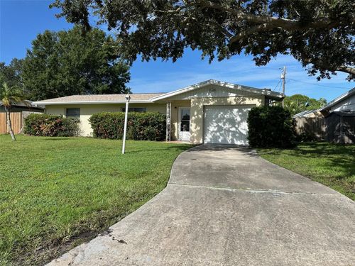 8470 121st St, SEMINOLE, FL, 33772-3933 | Card Image