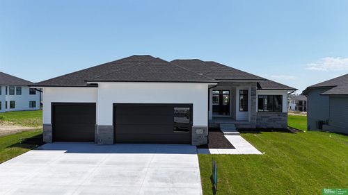 21113 Arlington St, Elkhorn, NE, 68022-5352 | Card Image
