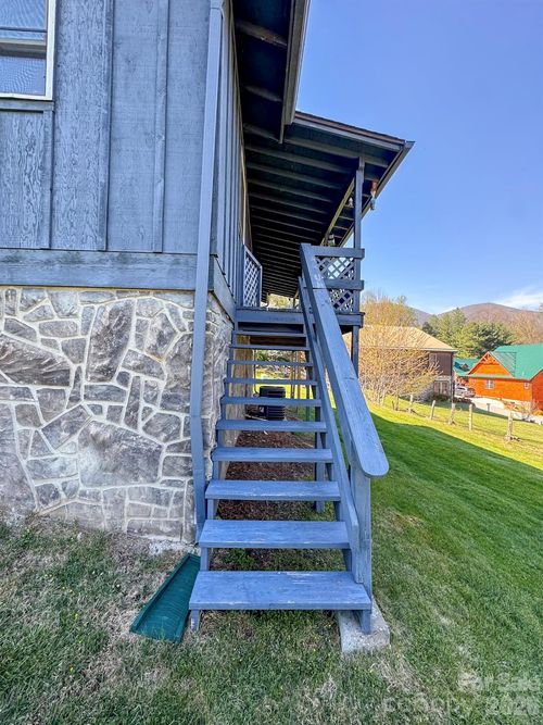 84 Stoney Ridge Loop, Maggie Valley, NC, 28751-8649 | Card Image
