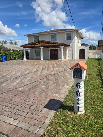 6611 N Hale Avenue, House other with 4 bedrooms, 3 bathrooms and null parking in Tampa FL | Image 2