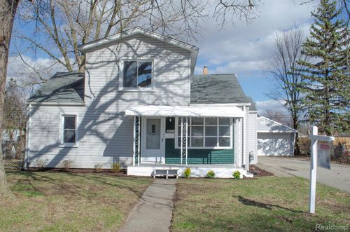 5850 Deering St, Garden City, MI, 48135-2505 | Card Image