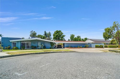 994 N Cleveland St, Orange, CA, 92867-5701 | Card Image