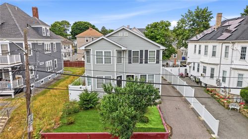 98 Oakland Ave, Providence, RI, 02908-3644 | Card Image
