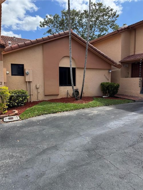 11248 Sw 11th St, Pembroke Pines, FL, 33025-4313 | Card Image