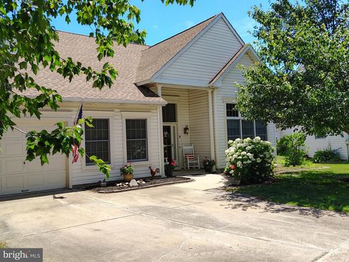 8 Parkview Cir, Columbus, NJ, 08022-1101 | Card Image