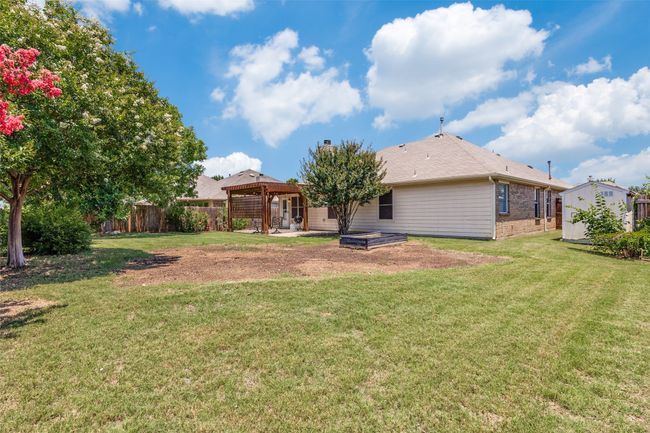 Plenty of room for a pool if you want | Image 28