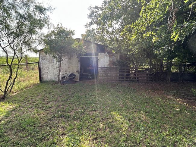View of yard | Image 7