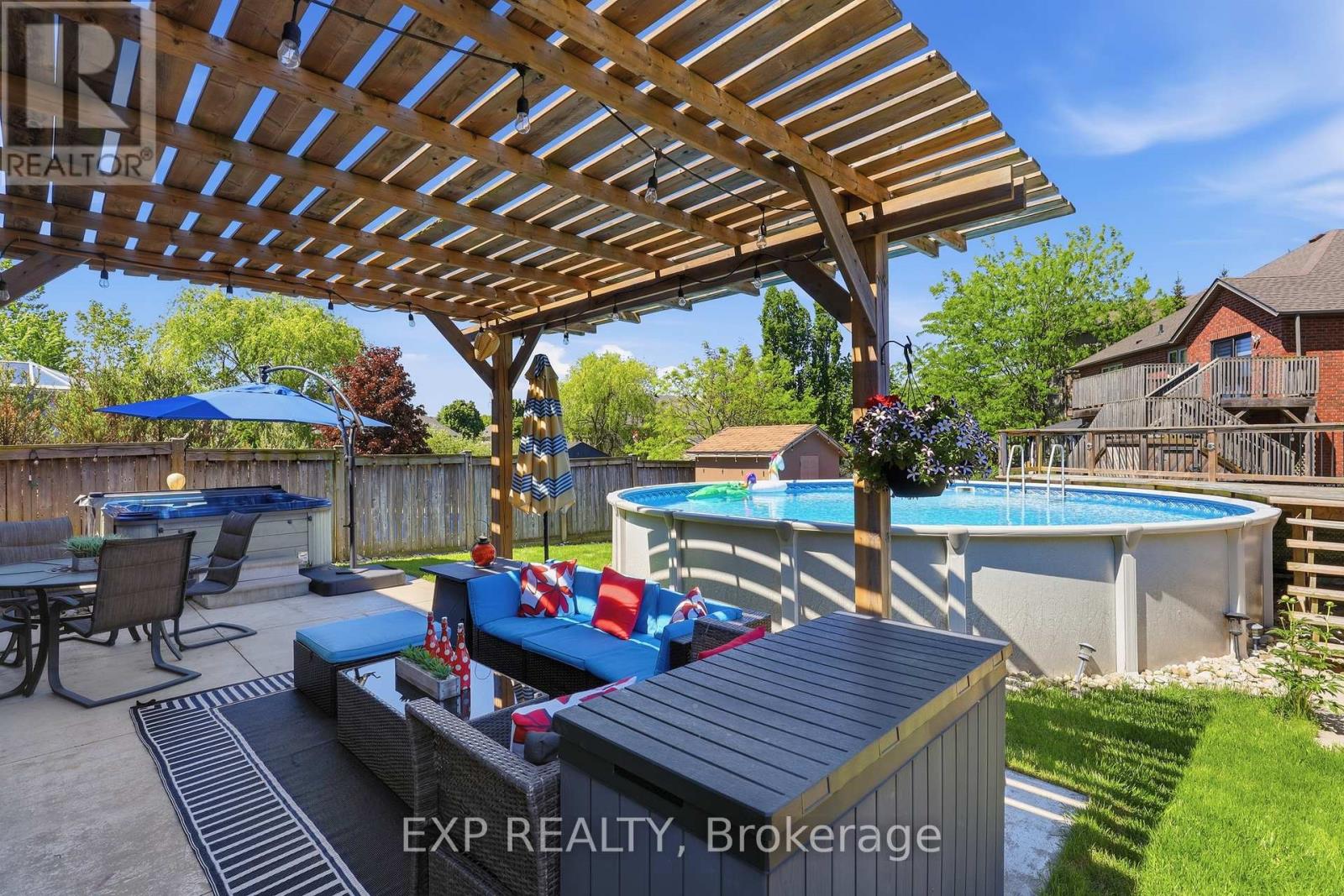 Residential in Hamilton (Binbrook)