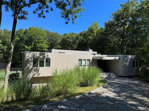2 Little Court, East Hampton, NY, 11937 | Card Image