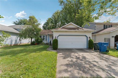 5919 Ridgeview Blvd, North Ridgeville, OH, 44039-1450 | Card Image