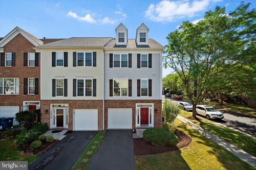 42860 Golf View Dr, CHANTILLY, VA, 20152-2008 | Card Image