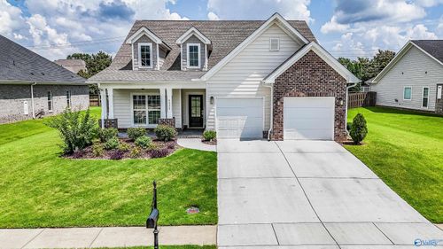 4335 Willow Bend Ln Se, Owens Cross Roads, AL, 35763-8228 | Card Image