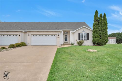 186 E Adams St, Manteno, IL, 60950-1568 | Card Image