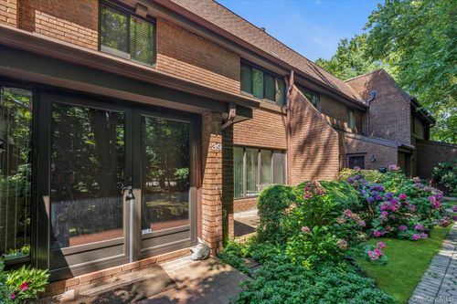39 Spring Holw, Roslyn, NY, 11576-2840 | Card Image