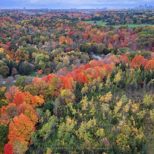 2101-10 Inn On The Park Drive, North York, ON, M3C0P9 | Card Image