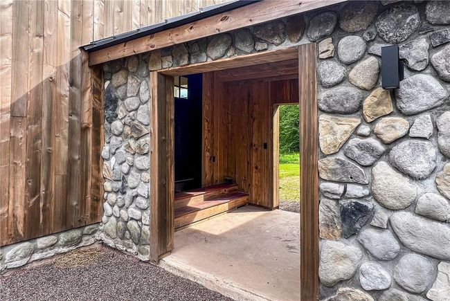 Entrance | Image 9
