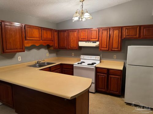 apt-d-8210 Kipling St, Pensacola, FL, 32514-7449 | Card Image