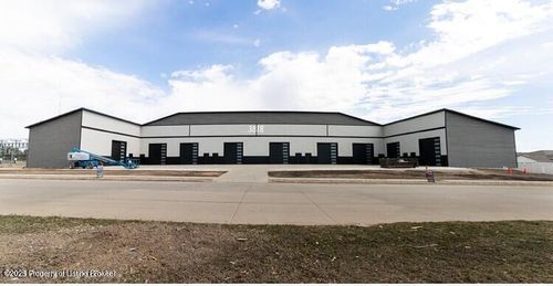 3818 4th Ave E, Dickinson, ND, 58601 | Card Image