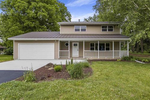 2542 Brown Deer Rd, Stoughton, WI, 53589-2802 | Card Image